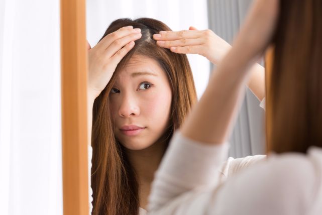 女性の薄毛をセルフケアで、ふさふさに改善する4つの方法